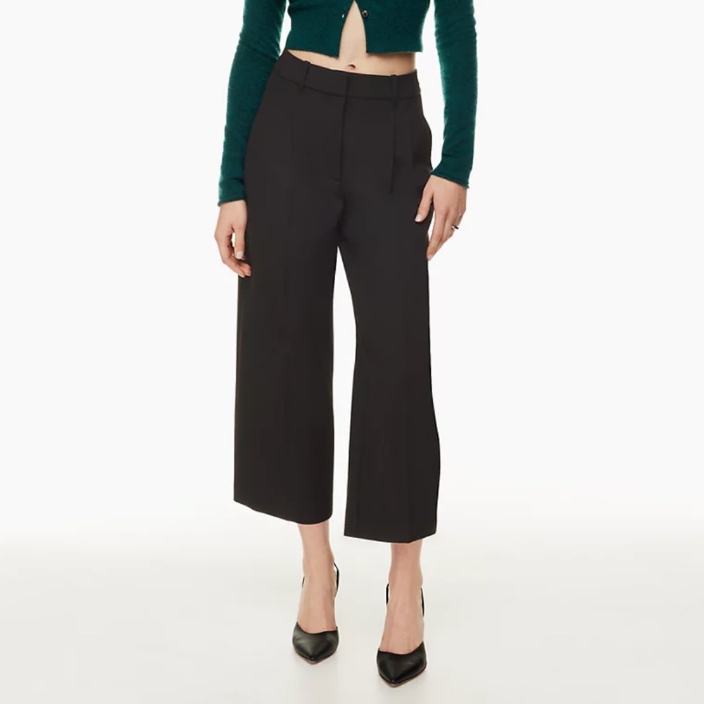 NWT Wilfred Effortless Crop